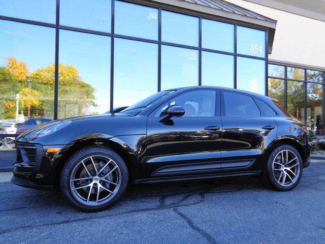 2023 Porsche Macan Base