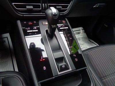 2024 Porsche Macan T