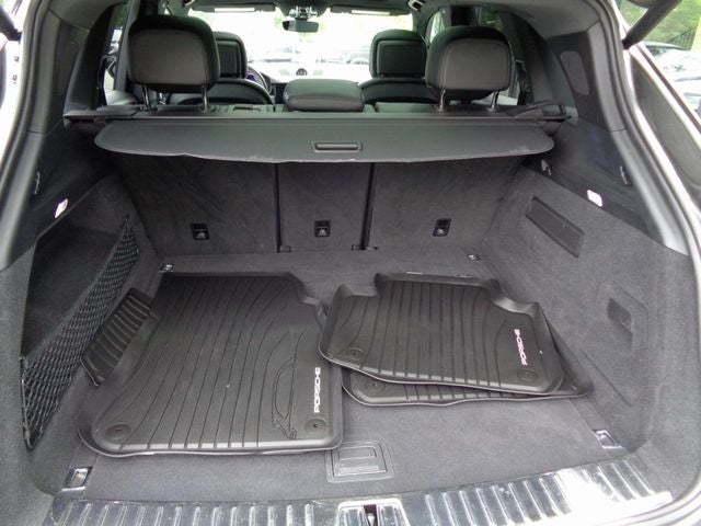 2022 Porsche Cayenne Base